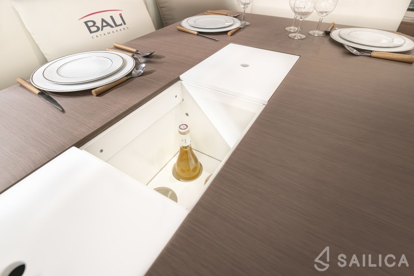 Bali Catspace - Yacht Charter Sailica