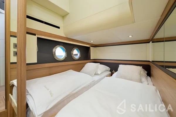 Absolute 50 Fly - Yacht Charter Sailica
