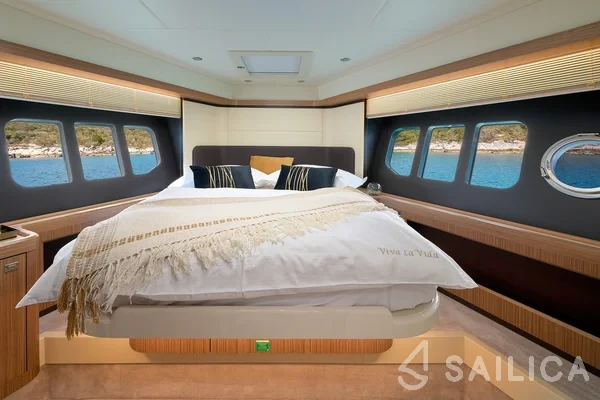 Absolute 50 Fly - Yacht Charter Sailica