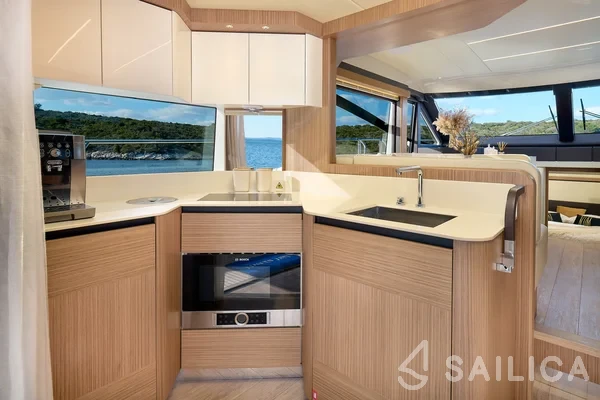 Absolute 50 Fly - Yacht Charter Sailica