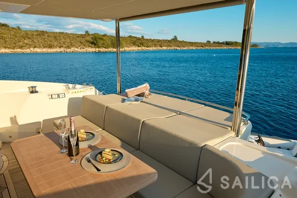 Absolute 50 Fly - Yacht Charter Sailica