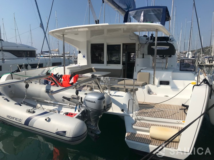 Lagoon 40 - Yacht Charter Sailica