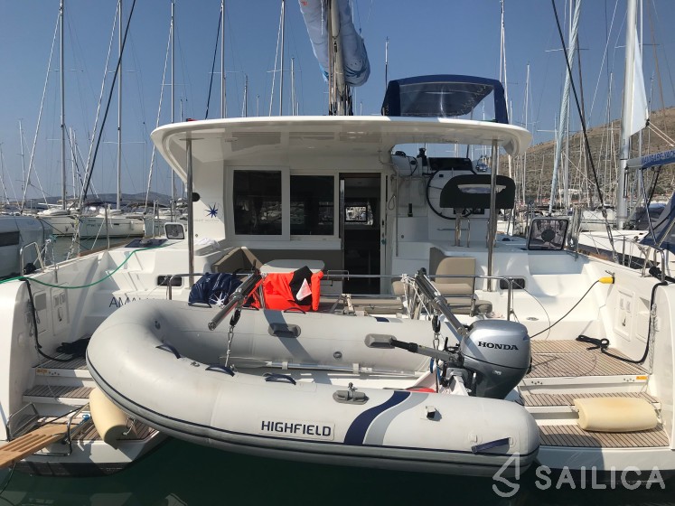 Lagoon 40 - Yacht Charter Sailica