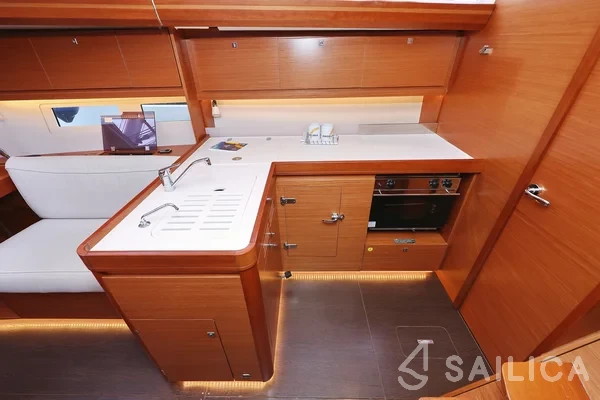 Dufour 412 GL - Yacht Charter Sailica