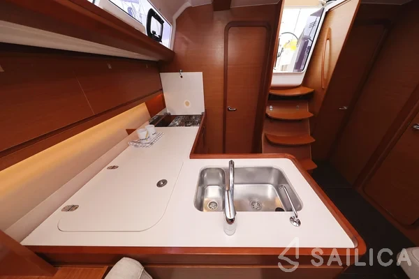 Dufour 412 GL - Yacht Charter Sailica