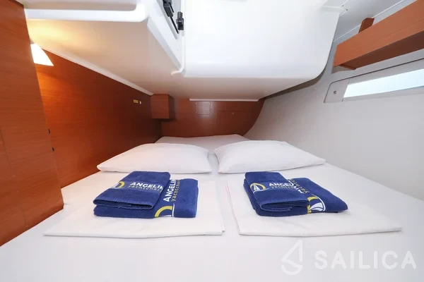 Dufour 412 GL - Yacht Charter Sailica