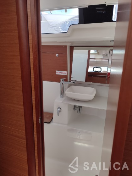 Dufour 412 GL - Yacht Charter Sailica