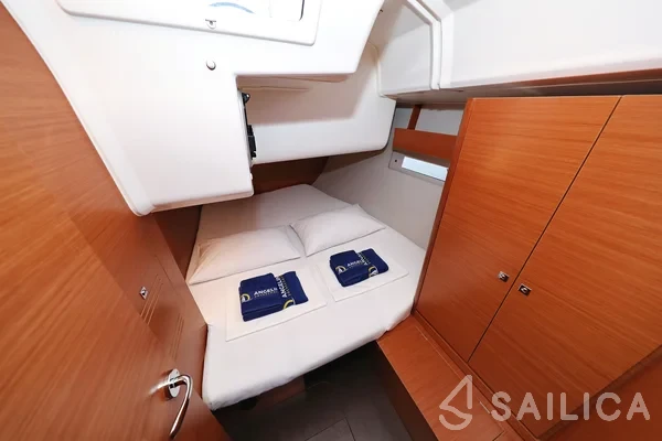 Dufour 412 GL - Yacht Charter Sailica