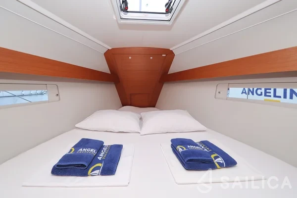 Dufour 412 GL - Yacht Charter Sailica