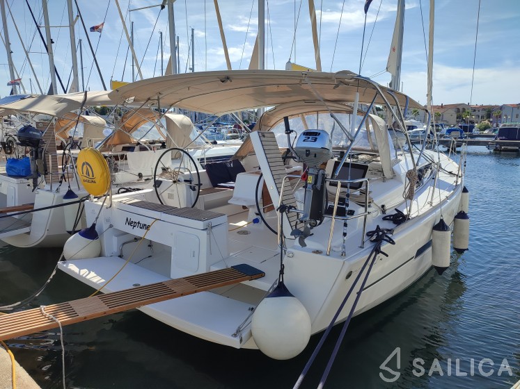 Dufour 412 GL - Yacht Charter Sailica