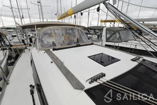 Dufour 412 GL - Yacht Charter Sailica