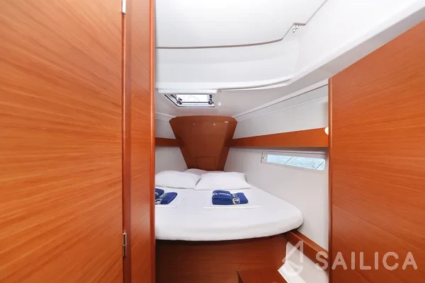 Dufour 412 GL - Yacht Charter Sailica