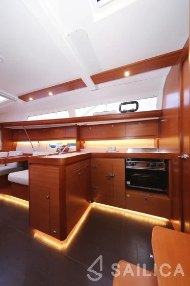 Dufour 412 GL - Yacht Charter Sailica