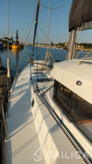 Atoll 6 - Yacht Charter Sailica