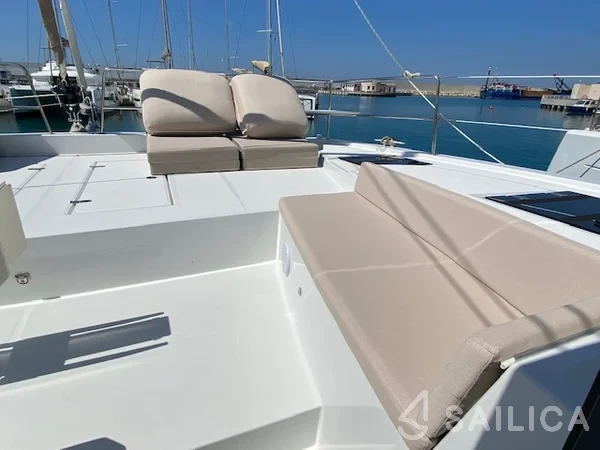Bali 4.6 - Yacht Charter Sailica
