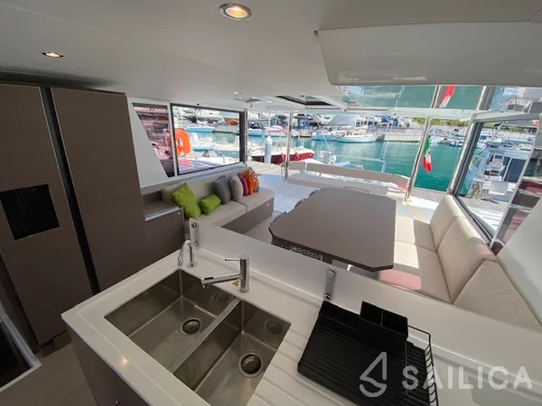 Bali 4.6 - Yacht Charter Sailica
