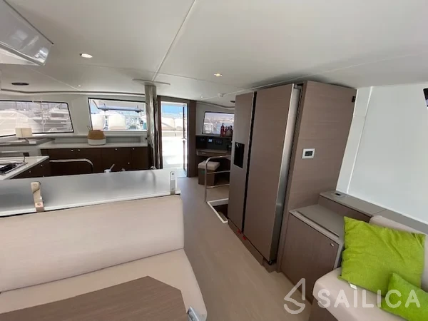 Bali 4.6 - Yacht Charter Sailica