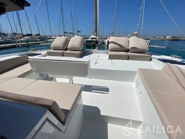 Bali 4.6 - Yacht Charter Sailica