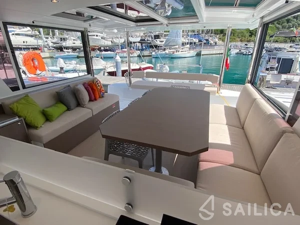 Bali 4.6 - Yacht Charter Sailica