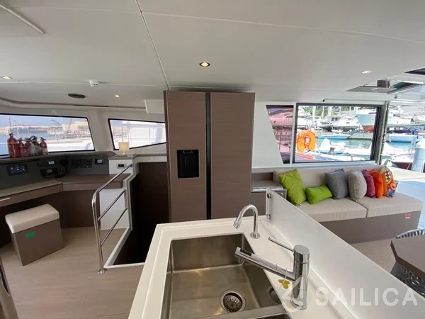 Bali 4.6 - Yacht Charter Sailica