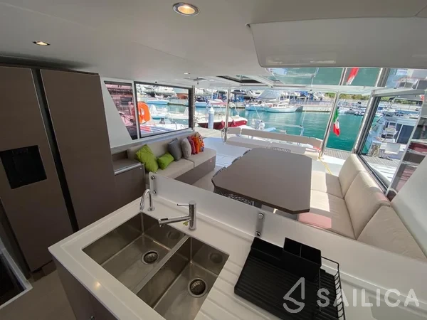 Bali 4.6 - Yacht Charter Sailica