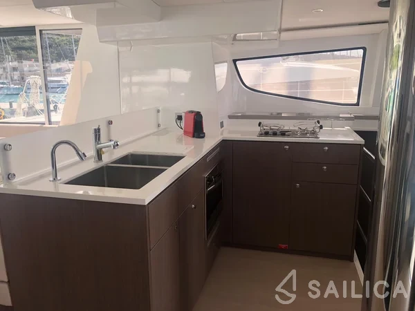 Bali 4.6 - Yacht Charter Sailica
