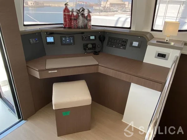 Bali 4.6 - Yacht Charter Sailica