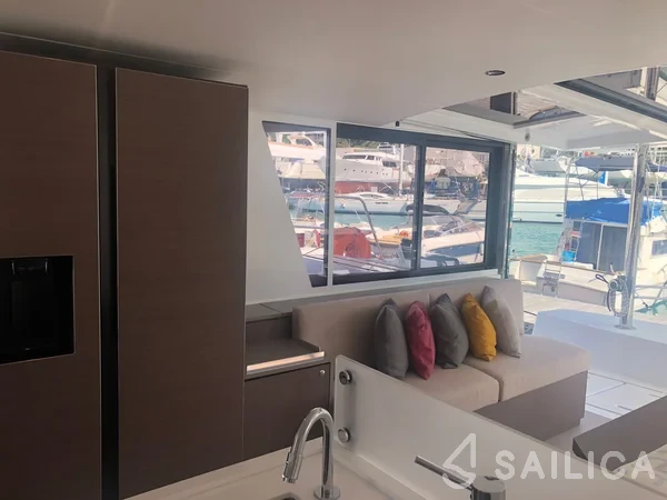 Bali 4.6 - Yacht Charter Sailica