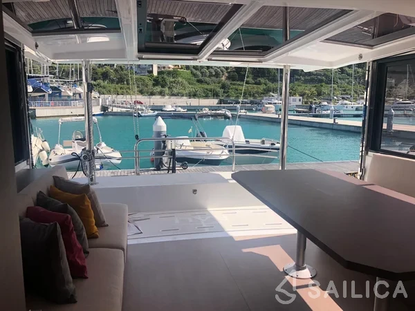 Bali 4.6 - Yacht Charter Sailica