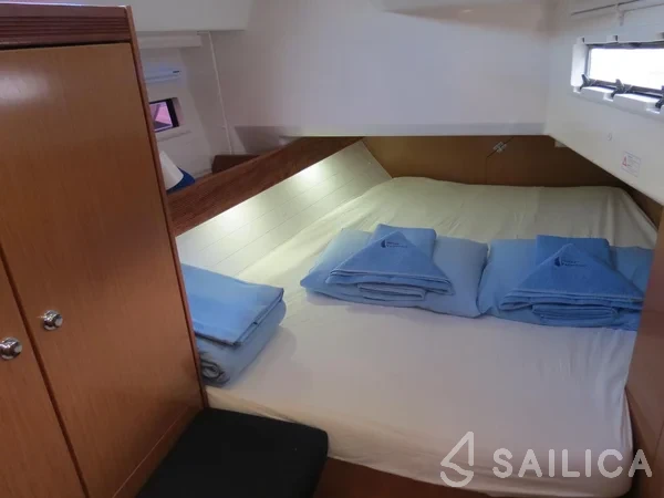 Bavaria 40 Cruiser - Yacht Charter Sailica