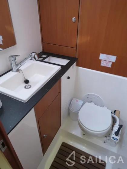 Bavaria 40 Cruiser - Yacht Charter Sailica