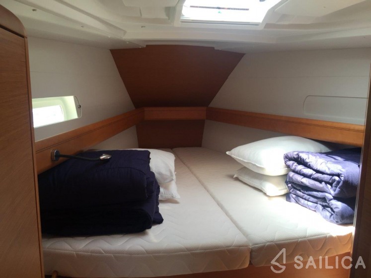 Sun Odyssey 419 - Yacht Charter Sailica