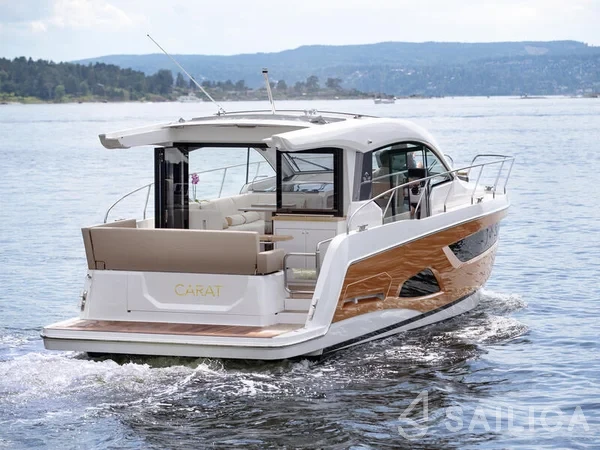 Sealine C390 - Yacht Charter Sailica