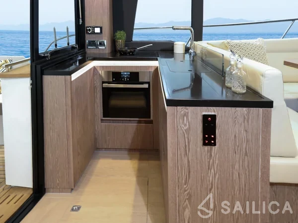 Sealine F430 - Yacht Charter Sailica