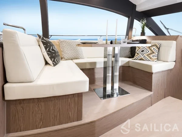 Sealine F430 - Yacht Charter Sailica