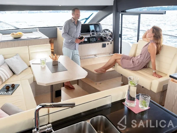 Sealine F430 - Yacht Charter Sailica