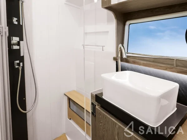 Sealine F430 - Yacht Charter Sailica