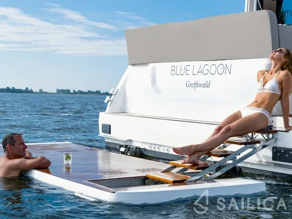 Sealine F430 - Yacht Charter Sailica