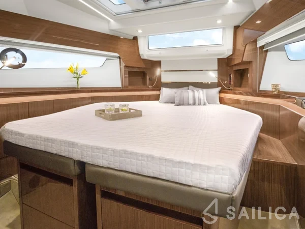 Sealine F430 - Yacht Charter Sailica