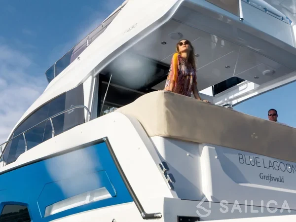 Sealine F430 - Yacht Charter Sailica
