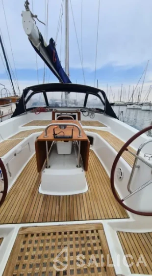 Jeanneau 53 - Yacht Charter Sailica