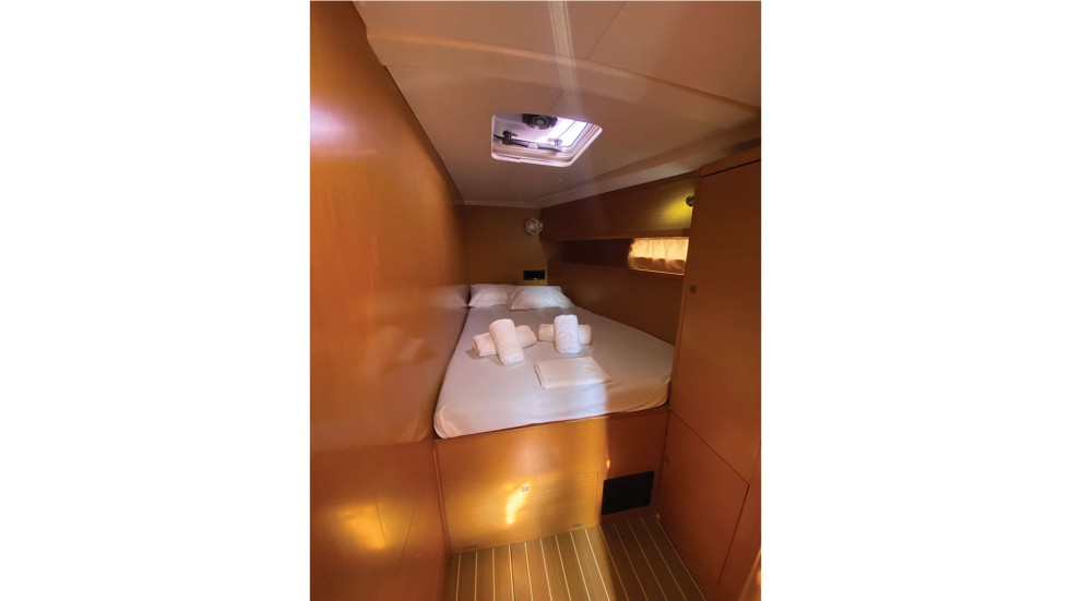 Jeanneau 53 - Yacht Charter Sailica