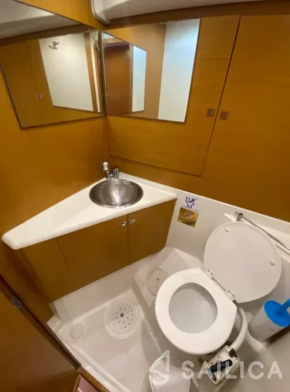 Jeanneau 53 - Yacht Charter Sailica