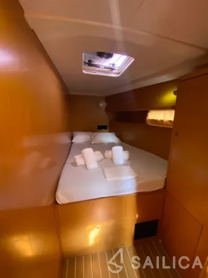 Jeanneau 53 - Yacht Charter Sailica