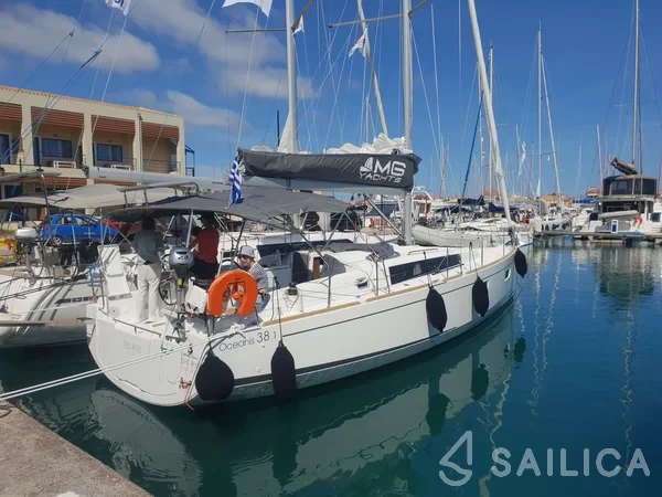 Oceanis 38.1 - Yacht Charter Sailica