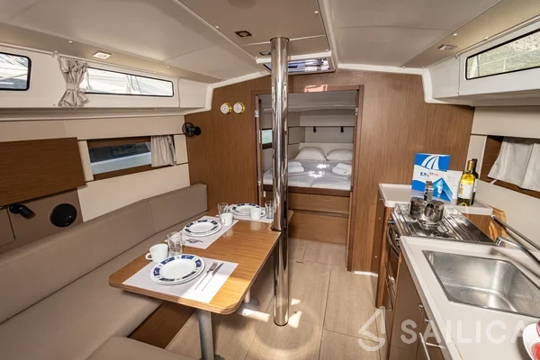 Oceanis 38.1 - Yacht Charter Sailica