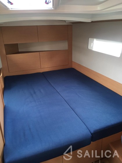 Sun Odyssey 410 - Yacht Charter Sailica