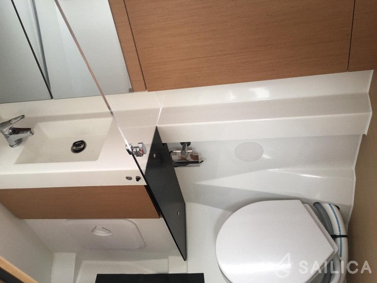 Sun Odyssey 410 - Yacht Charter Sailica