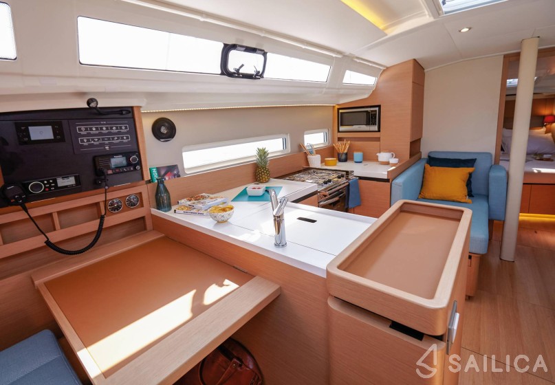 Sun Odyssey 410 - Yacht Charter Sailica