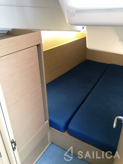 Sun Odyssey 410 - Yacht Charter Sailica